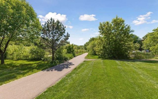 450 Ford Road 215, Saint Louis Park, MN 55426