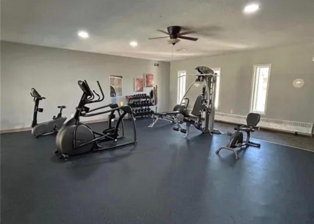 450 Ford Road 215, Saint Louis Park, MN 55426