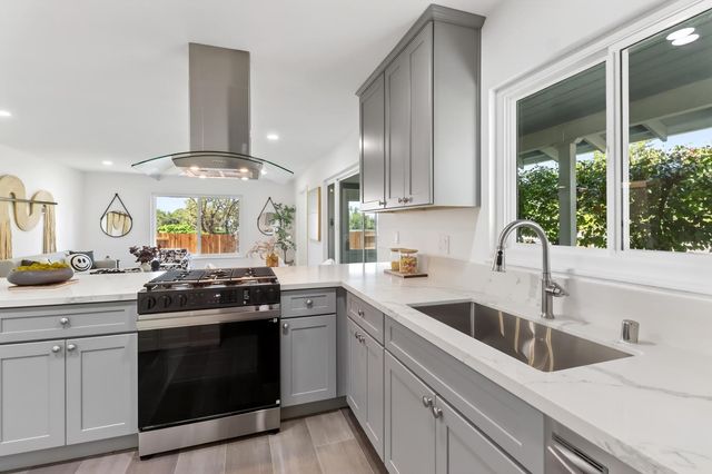 8632 Sunset Ave, Fair Oaks, CA 95628