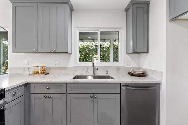 8632 Sunset Ave, Fair Oaks, CA 95628