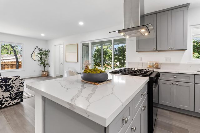 8632 Sunset Ave, Fair Oaks, CA 95628