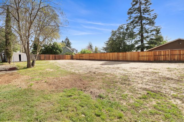 8632 Sunset Ave, Fair Oaks, CA 95628