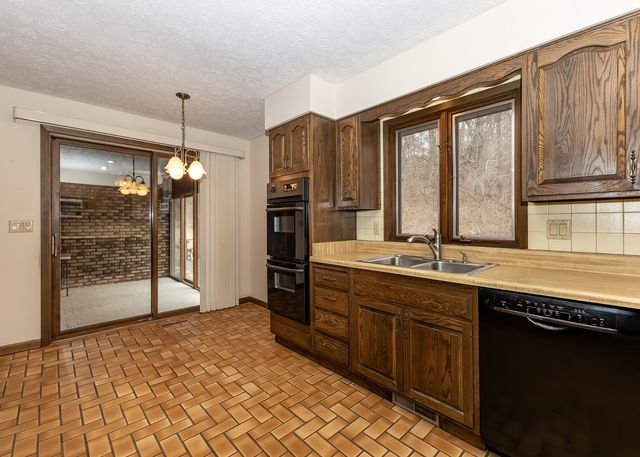 3748 53rd Street, Moline, IL 61265