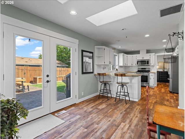 2727 HARVEST Ct, Forest Grove, OR 97116