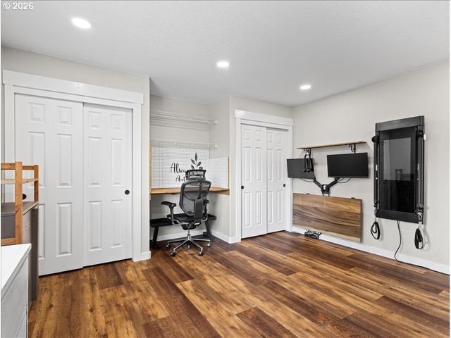 2727 HARVEST Ct, Forest Grove, OR 97116