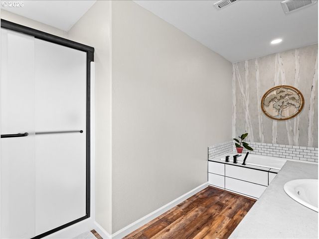 2727 HARVEST Ct, Forest Grove, OR 97116