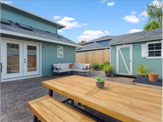 2727 HARVEST Ct, Forest Grove, OR 97116
