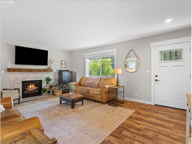 2727 HARVEST Ct, Forest Grove, OR 97116