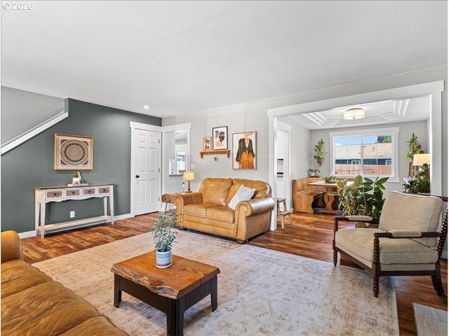 2727 HARVEST Ct, Forest Grove, OR 97116