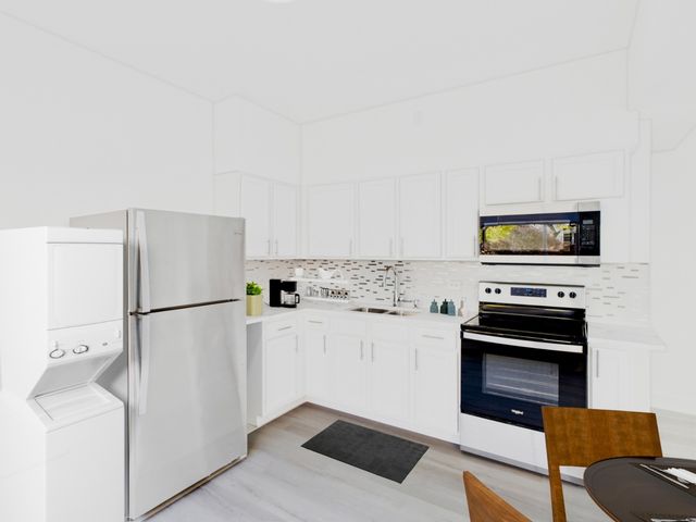 2710 W Summerdale Avenue GA, Chicago, IL 60625