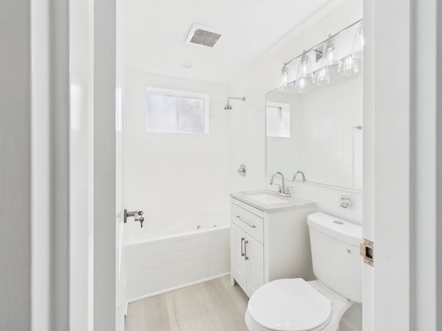 2710 W Summerdale Avenue GA, Chicago, IL 60625