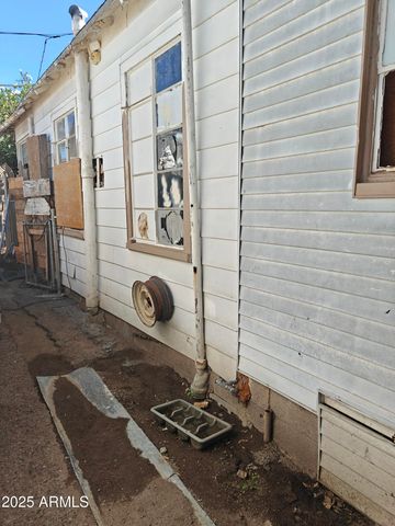 178 180 182 SOUTH CEDAR Avenue, Miami, AZ 85539