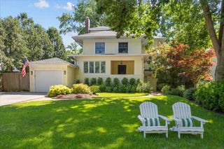 411 E Illinois Road, Lake Forest, IL 60045