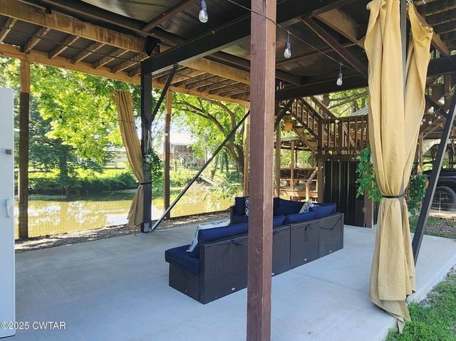 407 PEVAHOUSE CAMP CIR, Decaturville, TN 38329