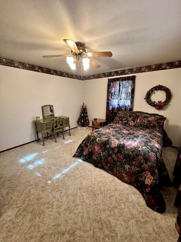 102 E School Drive, Loraine, TX 79532