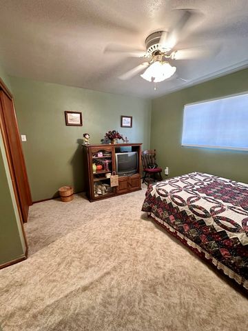 102 E School Drive, Loraine, TX 79532