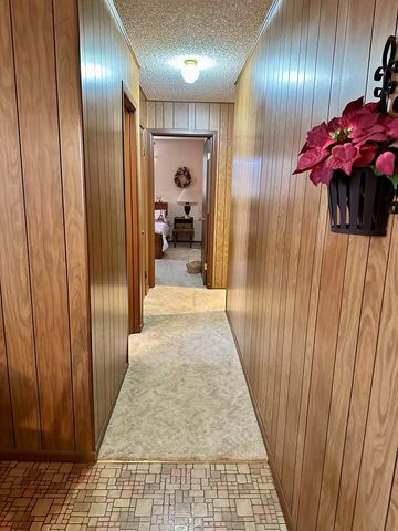 102 E School Drive, Loraine, TX 79532