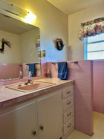 102 E School Drive, Loraine, TX 79532