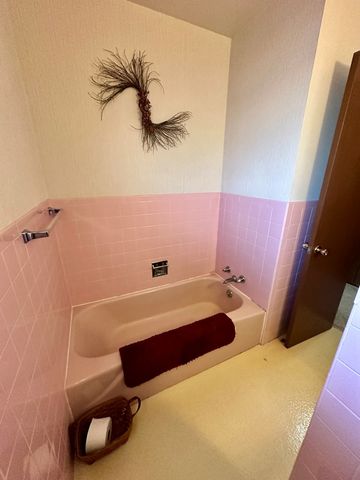 102 E School Drive, Loraine, TX 79532