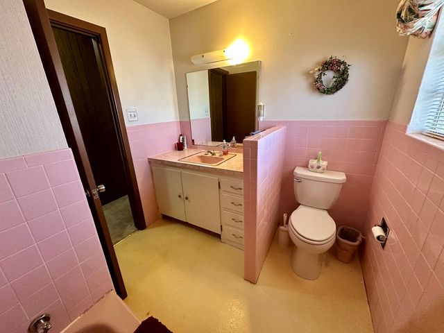 102 E School Drive, Loraine, TX 79532