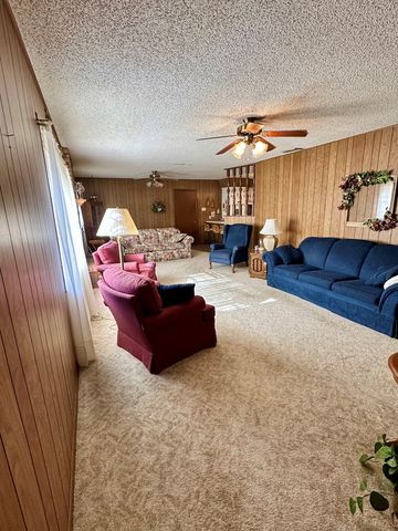 102 E School Drive, Loraine, TX 79532