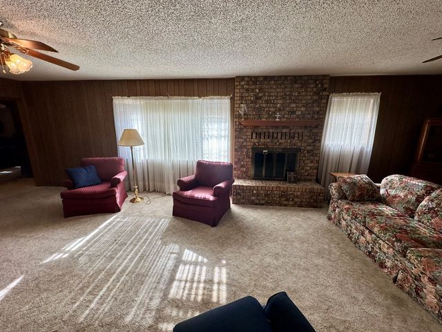 102 E School Drive, Loraine, TX 79532