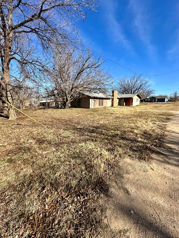 102 E School Drive, Loraine, TX 79532