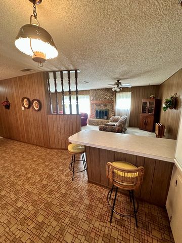 102 E School Drive, Loraine, TX 79532