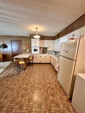 102 E School Drive, Loraine, TX 79532