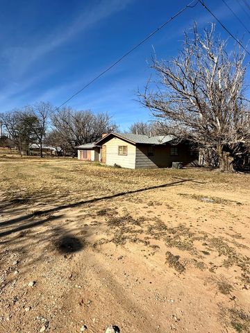 102 E School Drive, Loraine, TX 79532
