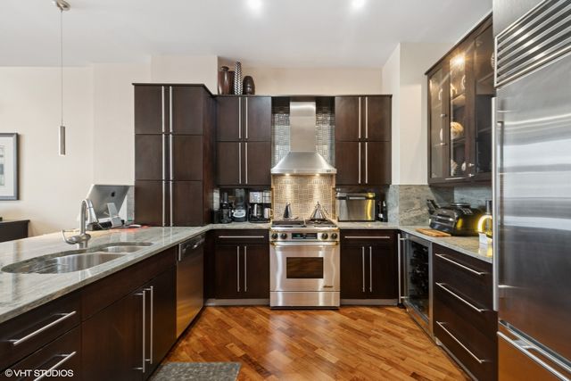 520 N Halsted Street 604, Chicago, IL 60642