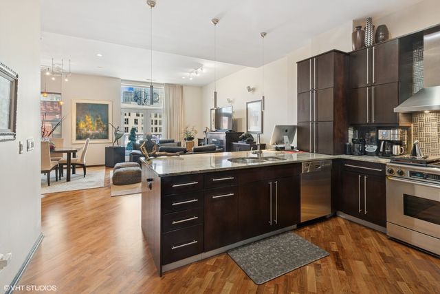 520 N Halsted Street 604, Chicago, IL 60642
