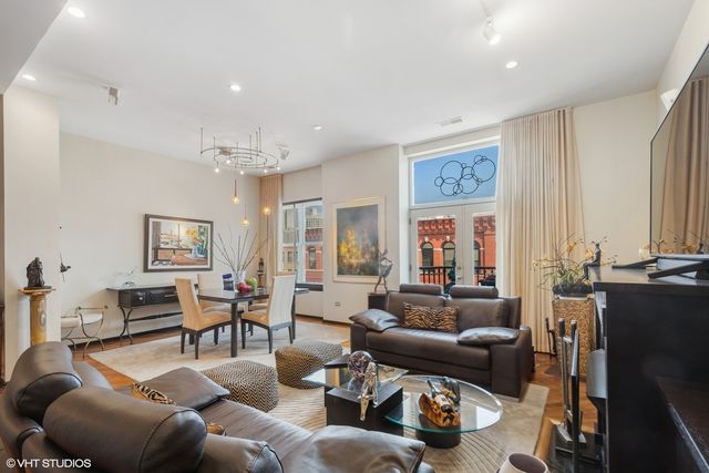 520 N Halsted Street 604, Chicago, IL 60642