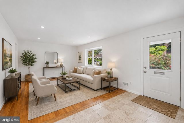 727 GRANDIN AVE, Rockville, MD 20850