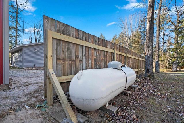 N8658 MAPLE BEACH ROAD, Wausaukee, WI 54177