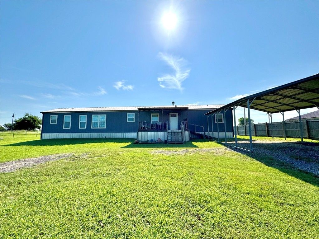 111 Clover Lane, Amber, OK 73004