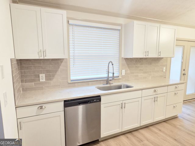 7791 Chase Woods Drive, Jonesboro, GA 30236