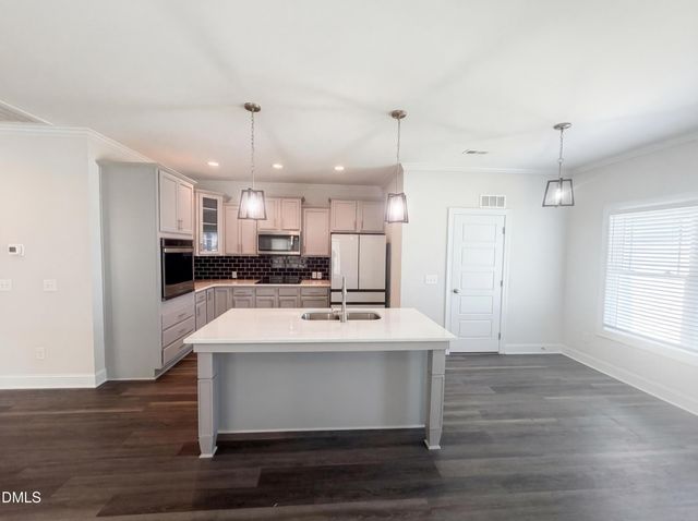 333 Oakhaven Drive, Holly Springs, NC 27540