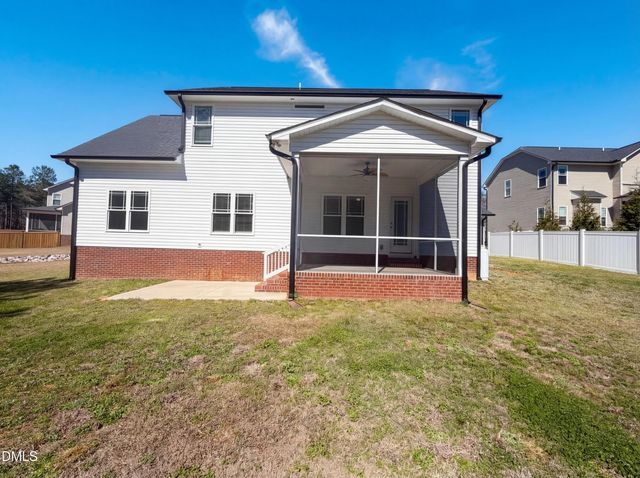 333 Oakhaven Drive, Holly Springs, NC 27540