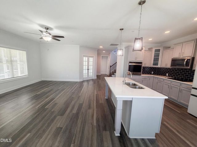 333 Oakhaven Drive, Holly Springs, NC 27540