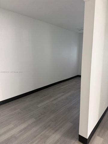 2856 E Oakland Park Blvd, Fort Lauderdale, FL 33306