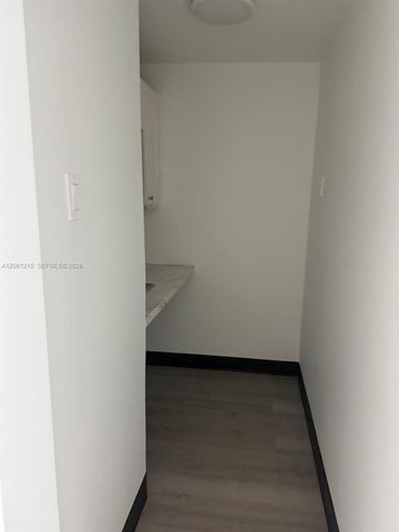 2856 E Oakland Park Blvd, Fort Lauderdale, FL 33306