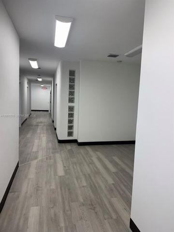 2856 E Oakland Park Blvd, Fort Lauderdale, FL 33306