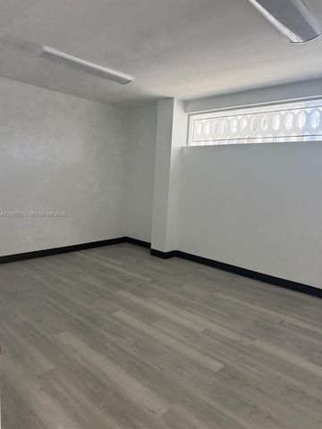 2856 E Oakland Park Blvd, Fort Lauderdale, FL 33306