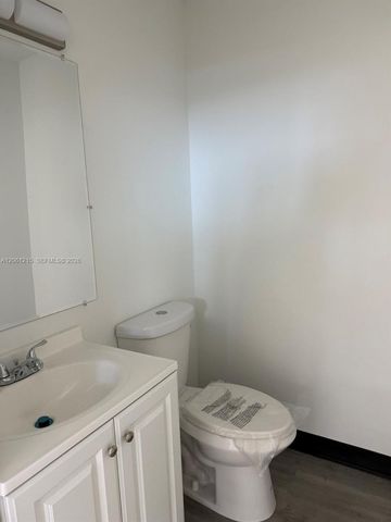 2856 E Oakland Park Blvd, Fort Lauderdale, FL 33306
