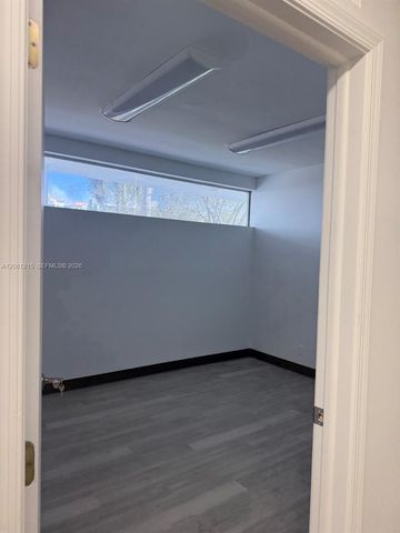 2856 E Oakland Park Blvd, Fort Lauderdale, FL 33306