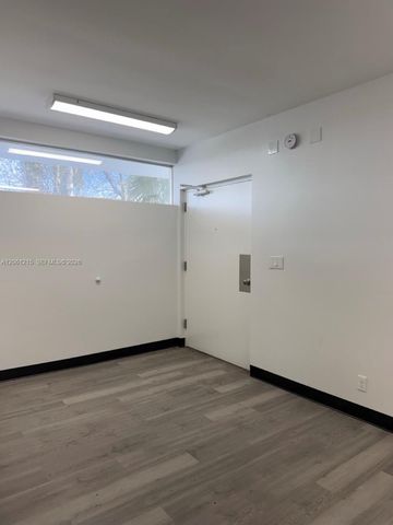 2856 E Oakland Park Blvd, Fort Lauderdale, FL 33306