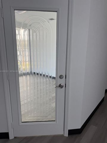 2856 E Oakland Park Blvd, Fort Lauderdale, FL 33306