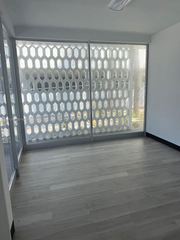 2856 E Oakland Park Blvd, Fort Lauderdale, FL 33306