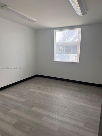 2856 E Oakland Park Blvd, Fort Lauderdale, FL 33306